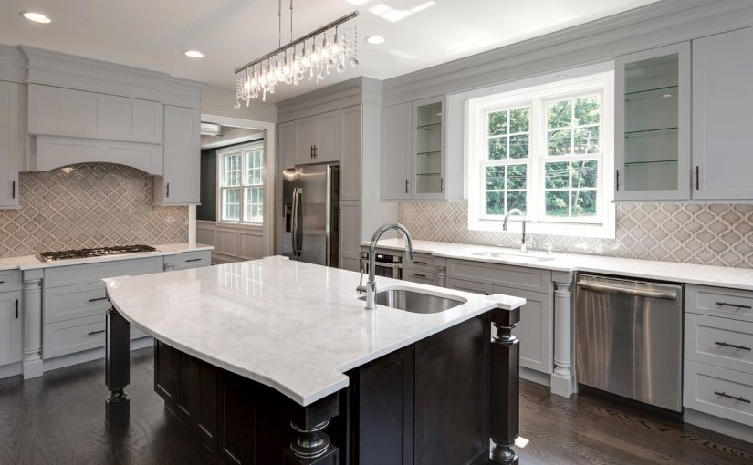 Complement Your Kitchen Cabinets with the Perfect Backsplash