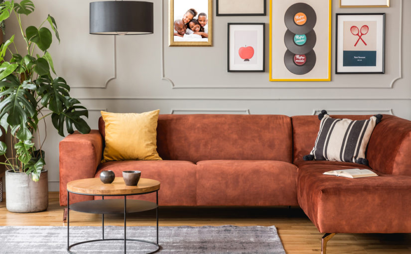 3 Fresh Ways To Fill A Blank Wall In Your TV Room